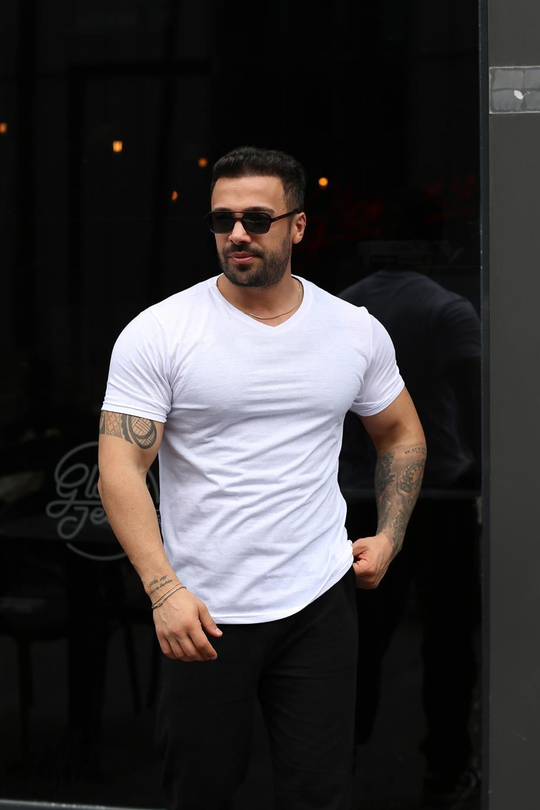 T-SHİRTBeyaz V Yaka Slim Fit T-SHİRT SC
