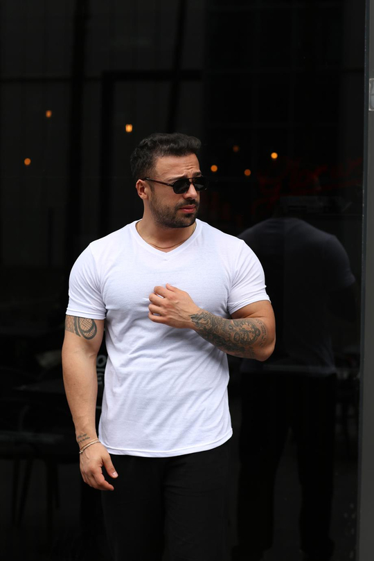 T-SHİRTBeyaz V Yaka Slim Fit T-SHİRT SC