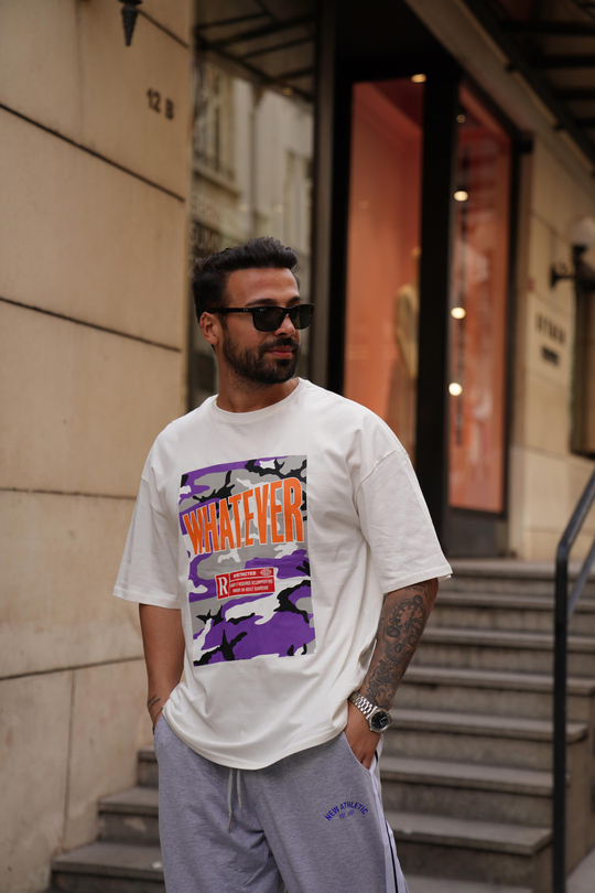 T-SHİRTBeyaz Whatever Kare Kamuflaj Baskılı Oversize T-Shirt 22272