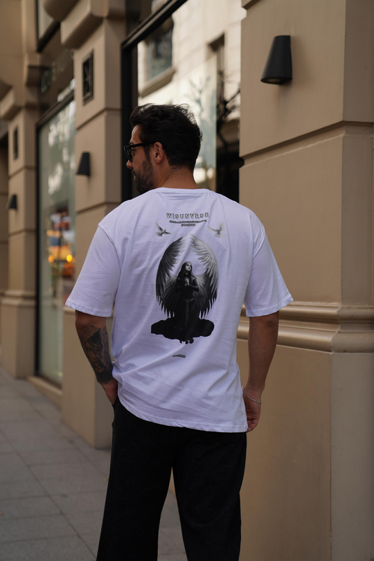 T-SHİRTBeyaz Winsunurse Baskılı Oversize T-Shirt TK