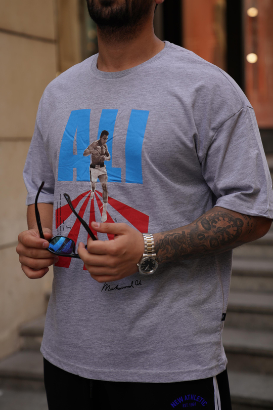 T-SHİRTBoyamagri Muhammed Ali Baskılı Oversize T-Shirt VMS 302636