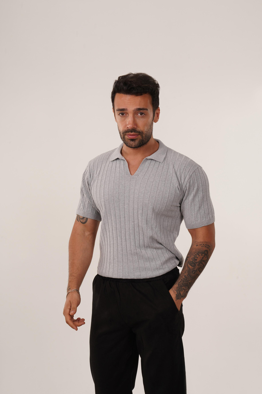 T-SHİRTGri Düğmesiz Fitilli Polo Yaka TK