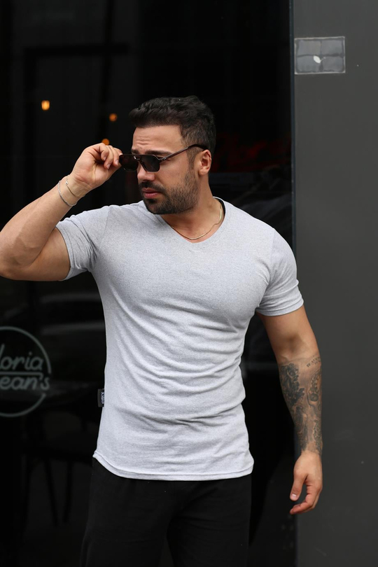 T-SHİRTGri V Yaka Slim Fit T-SHİRT SC