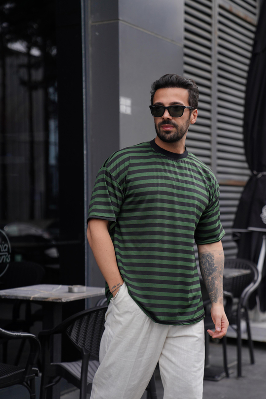 T-SHİRTHaki Siyah Çizgili Oversize Viskon T-Shirt TK 1008