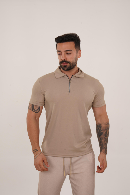 T-SHİRTKrem Burgu Polo Yaka Fermuarlı T-Shirt TB