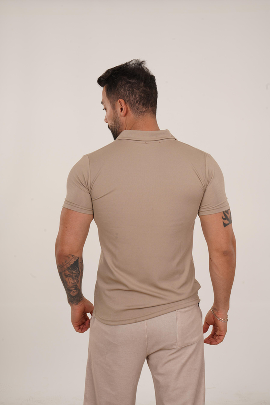 T-SHİRTKrem Burgu Polo Yaka Fermuarlı T-Shirt TB