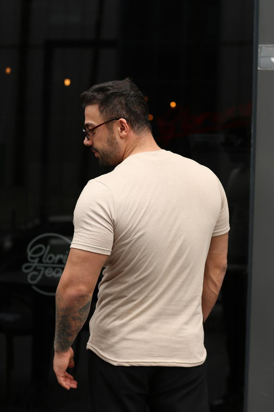 T-SHİRTKrem V Yaka Slim Fit T-SHİRT SC