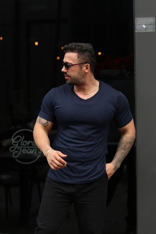 T-SHİRTLacivert V Yaka Slim Fit T-SHİRT SC
