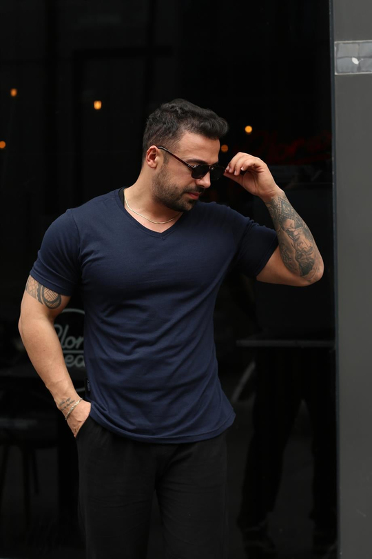 T-SHİRTLacivert V Yaka Slim Fit T-SHİRT SC