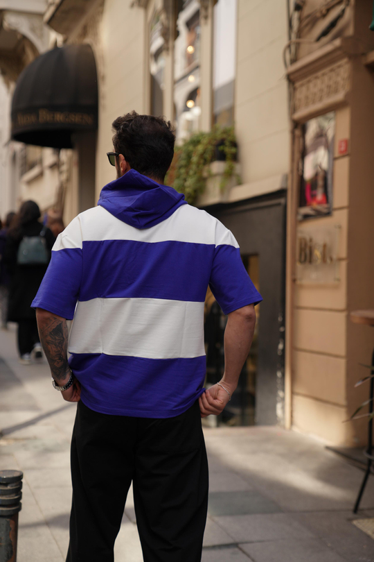 T-SHİRTMavi Beyaz Parçalı Kapşonlu Cep T-Shirt VMS 30158