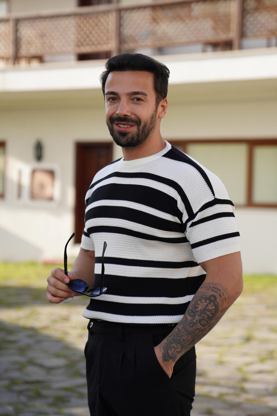 T-SHİRTSiyah Beyaz Kol Bantlı Triko SNZ 7067