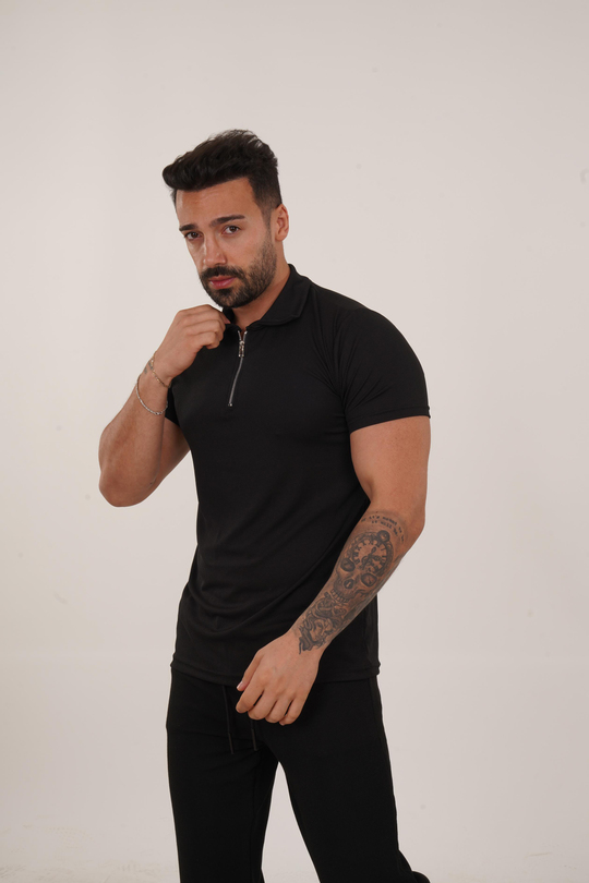 T-SHİRTSiyah Burgu Polo Yaka Fermuarlı T-Shirt TB