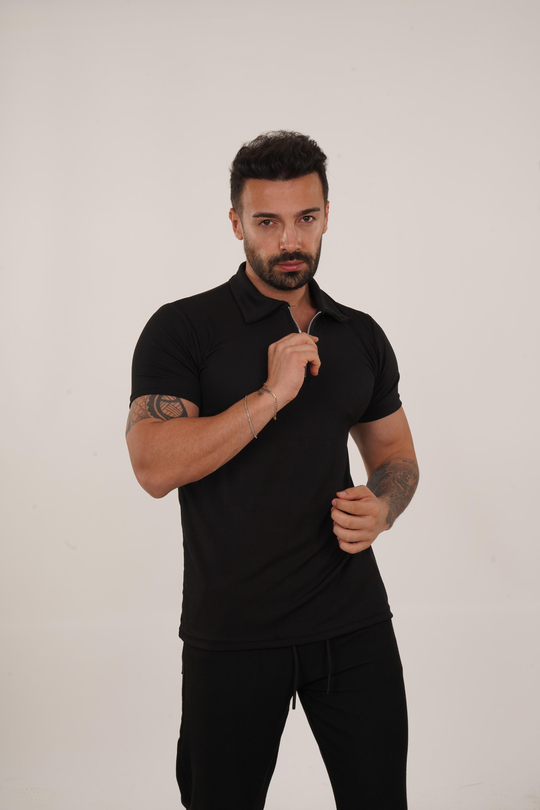 T-SHİRTSiyah Burgu Polo Yaka Fermuarlı T-Shirt TB