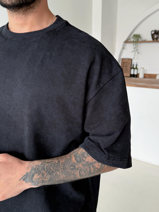 T-SHİRTSiyah Compak Gramajlı Yıkamalı Oversize Tişört PLZ