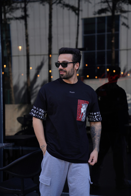 T-SHİRTSiyah Firavun Baskılı Oversize T-Shirt VSK