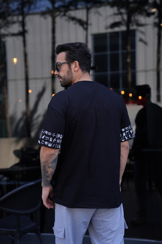 T-SHİRTSiyah Firavun Baskılı Oversize T-Shirt VSK