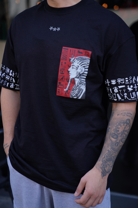 T-SHİRTSiyah Firavun Baskılı Oversize T-Shirt VSK