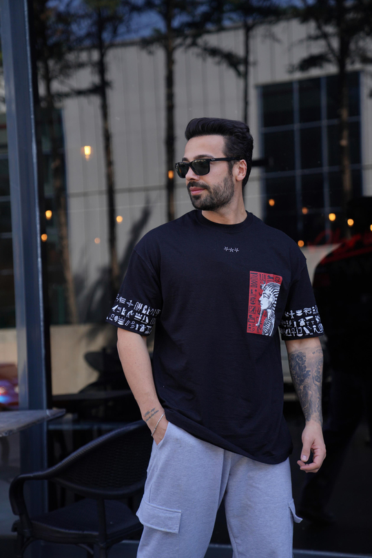 T-SHİRTSiyah Firavun Baskılı Oversize T-Shirt VSK