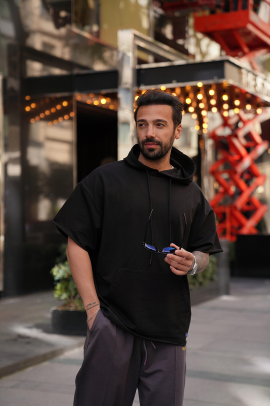 T-SHİRTSiyah Kapşonlu Kanguru Cep Oversize T-Shirt VMS 30175