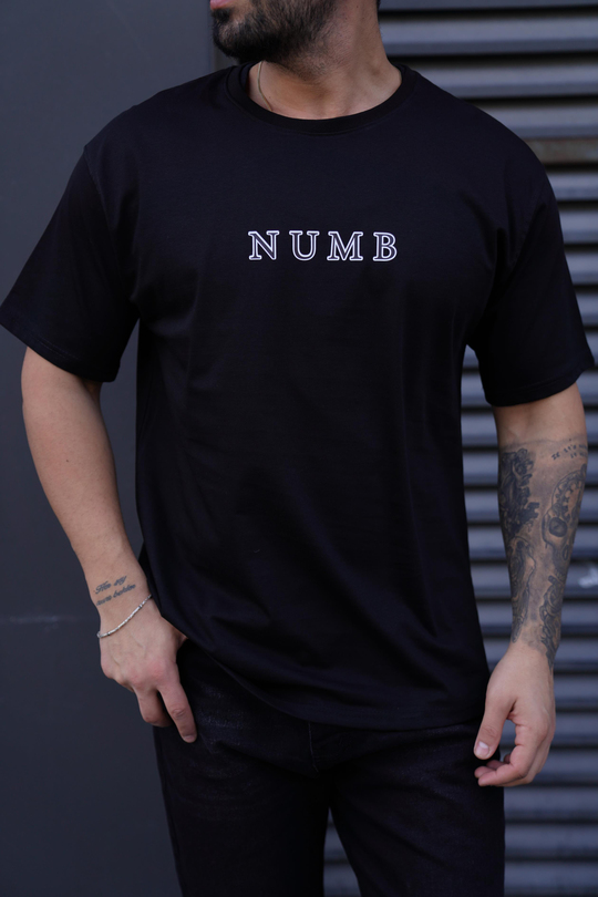T-SHİRTSiyah Numb Baskılı Oversize T-Shirt TK