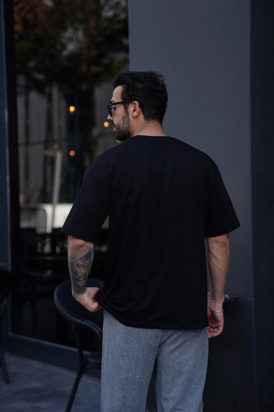 T-SHİRTSiyah Oversize T-Shirt TK 1012