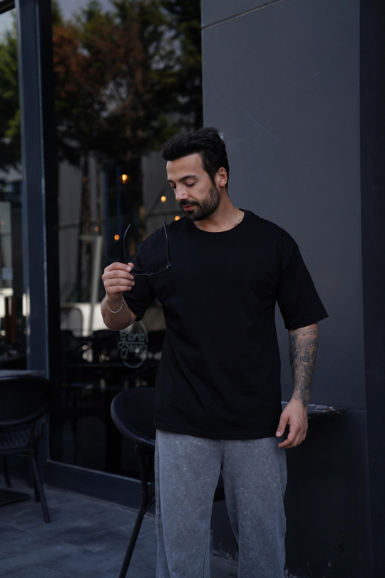 T-SHİRTSiyah Oversize T-Shirt TK 1012