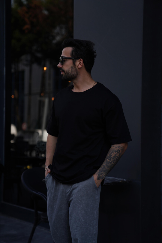 T-SHİRTSiyah Oversize T-Shirt TK 1012