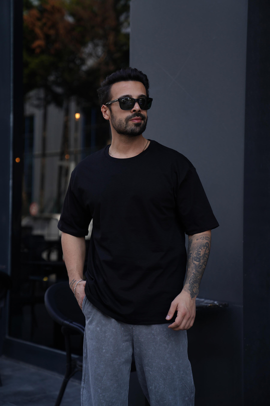 T-SHİRTSiyah Oversize T-Shirt TK 1012
