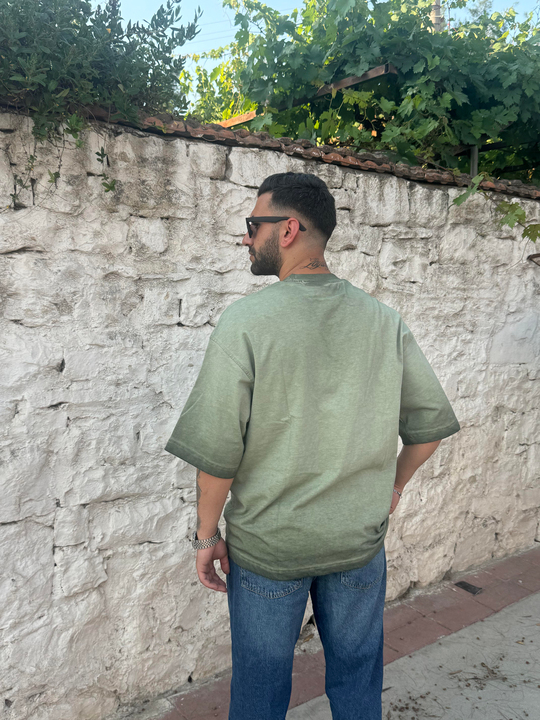 T-SHİRTYeşil Yıkamalı MAYBE Nakışlı Oversize T-SHIRT PNC 8142