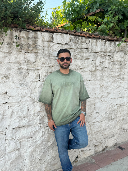 T-SHİRTYeşil Yıkamalı MAYBE Nakışlı Oversize T-SHIRT PNC 8142