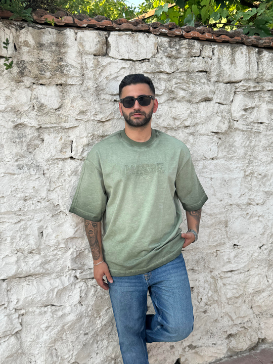 T-SHİRTYeşil Yıkamalı MAYBE Nakışlı Oversize T-SHIRT PNC 8142
