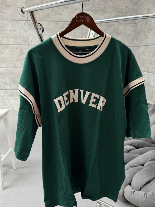 T-SHİRTZümrüt Denver Baskılı Parçalı Oversize T-SHIRT PNC