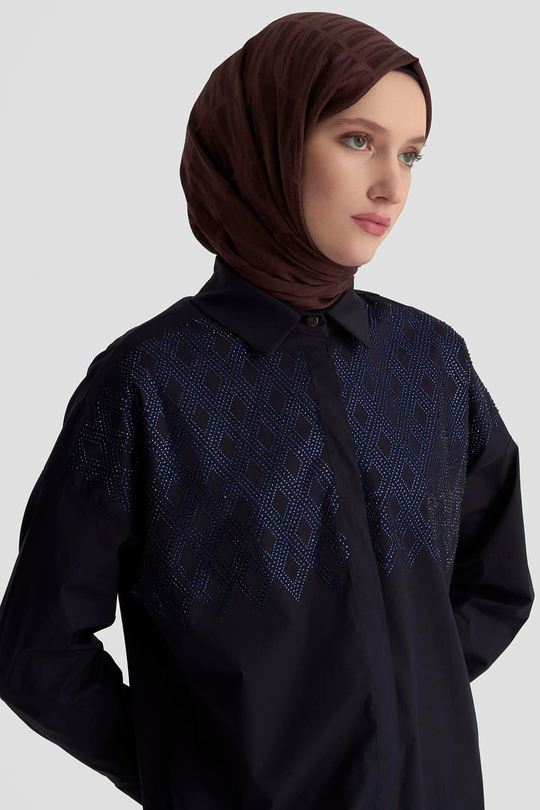 Taş İşlemeli Gizli Düğmeli Tunik Lacivert 25KT419