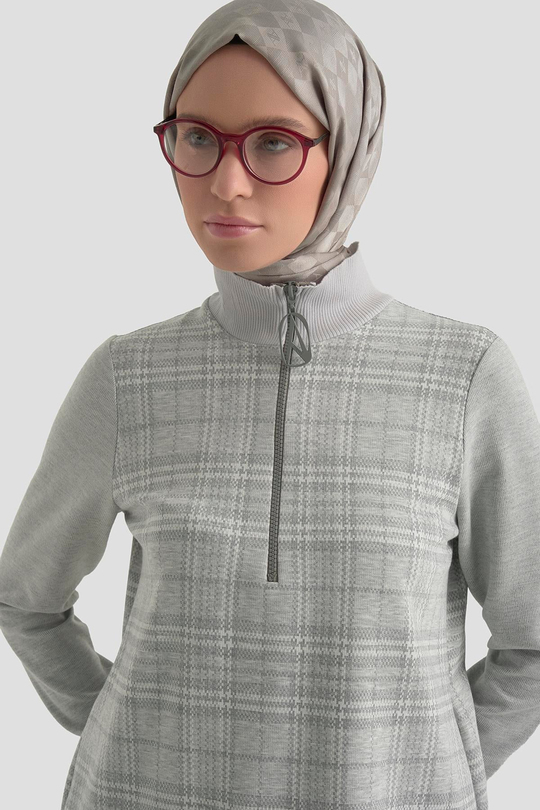 Kolları Ribanalı Yarım Fermuarlı Cepli Dik Yaka Tunik Gri 25KT464