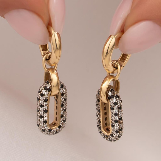 Sallantılı Siyah Taşlı 14 Ayar Altın Küpe 3,5 Cm