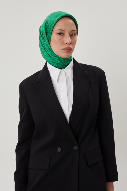 Benetton Kazayağı Desen Parlak Jakar Eşarp