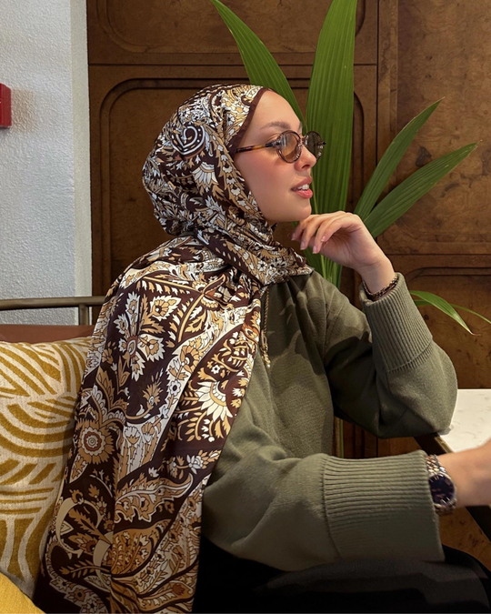 Betül'ün Acı Kahve Balamir Desen İpek Şal Tercihi