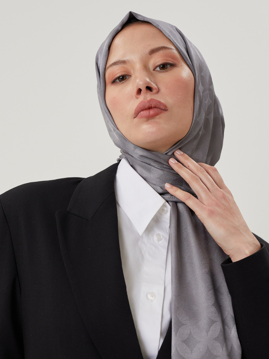 Gri Rise Desen Jakar Şal