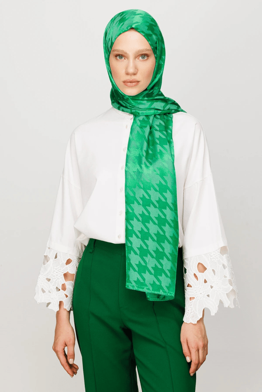 Benetton Yeşili Kazayağı Desen Parlak Jakar Şal