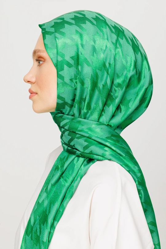 Benetton Yeşili Kazayağı Desen Parlak Jakar Şal