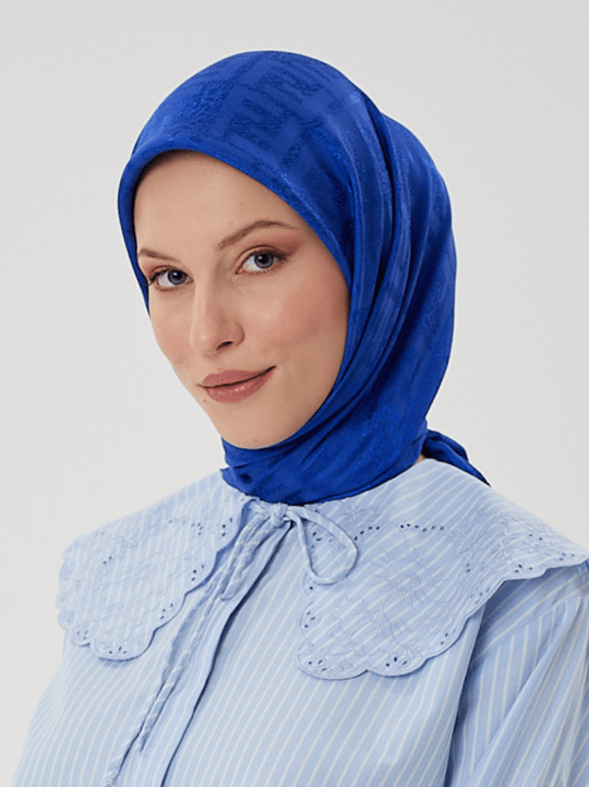 Saks Mavisi F Desen Parlak Jakar Eşarp
