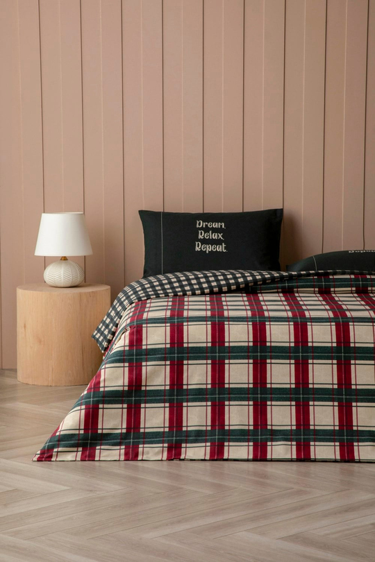 Winterland Flanel Çift Kişilik Çarşaflı Nevresim Takımı 200x220 cm Kırmızı-Yeşil-Krem