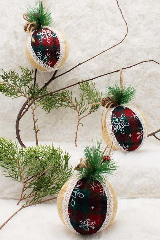 3lü Yılbaşı Çam Ağacı Süsü Şeritli Cici Top 10 Cm