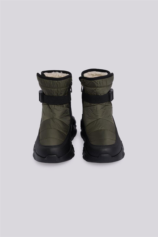 Nebbati Erkek Çocuk Renkli BotNebbati Erkek Çocuk Renkli Bot