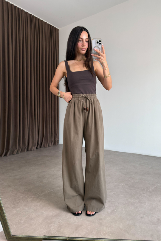 Beli Lastikli Boncuk Detaylı Geniş Paça Keten Khaki Pantolon