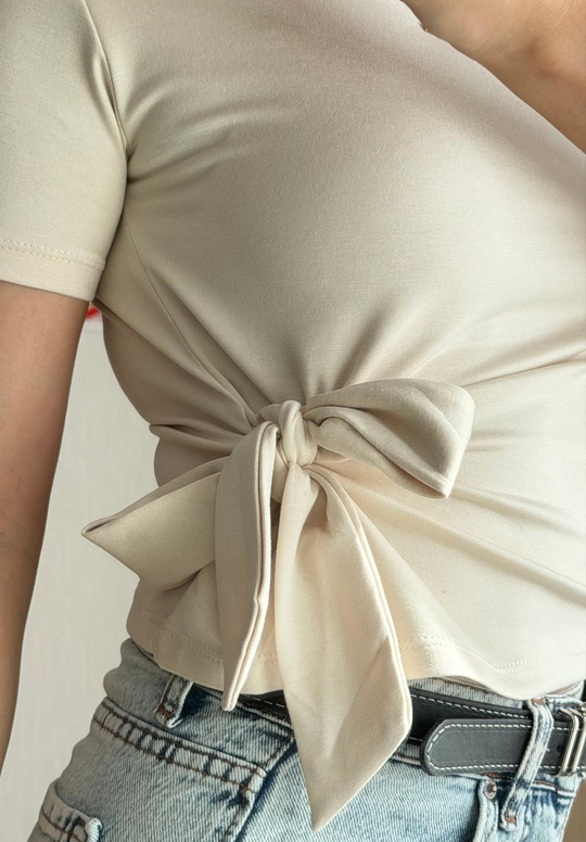 Asira Yan Bağlamalı T-Shirt Bej