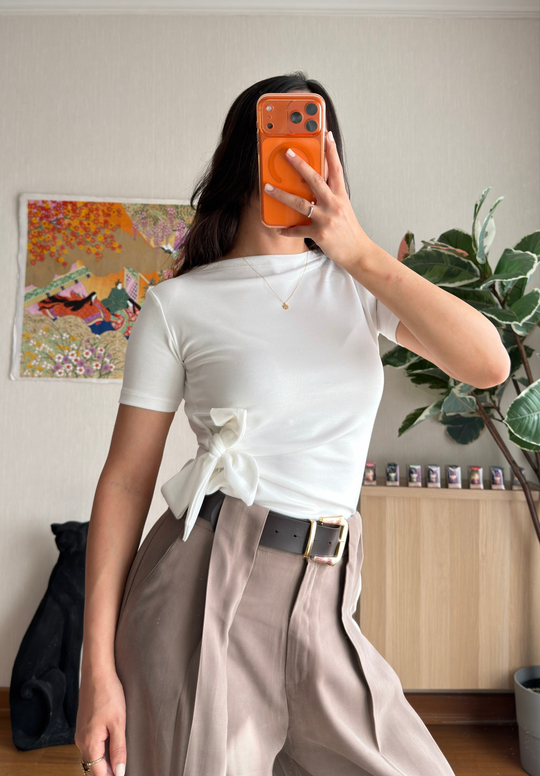 Asira Yan Bağlamalı T-Shirt Ekru