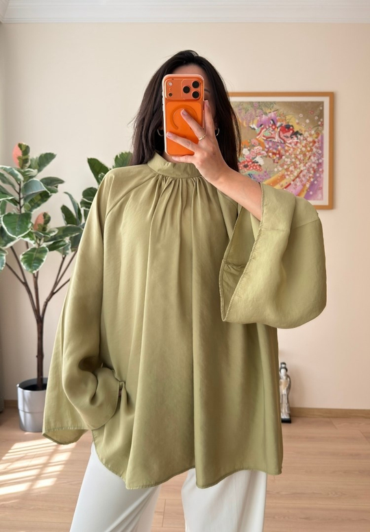 Mina Büzgülü Yaka Yarasa Kol  Bluz Olive
