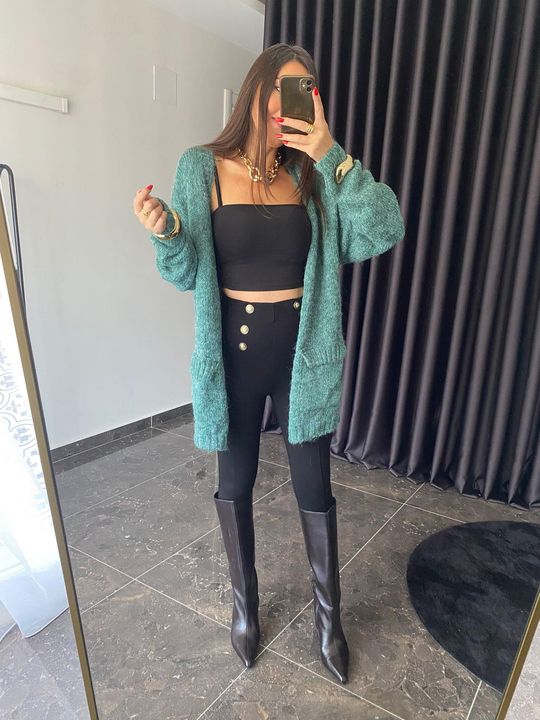 Siyah Crop