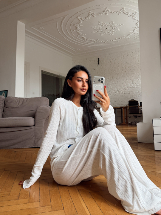 Bisiklet Yaka Düğme Detaylı Relax Takım - Beyaz